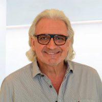 Dr. Simon Mayer   Allergologie, UmweltmedizinÄrztlicher Direktor der M1 Privatklinik   Kinder- & Jugendmedizin